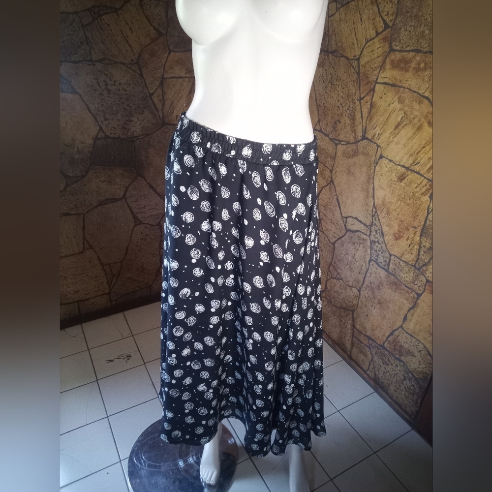 White Stag Black and White Floral Maxi Skirt